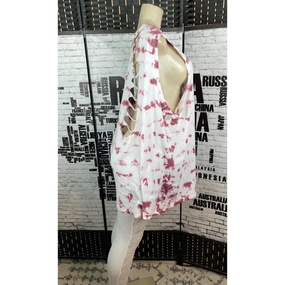 Lovesick Plus 4 Vanilla Tie-Dye Bone Voyage Skull Graphic Slashed Back Tank Top - Picture 4 of 5